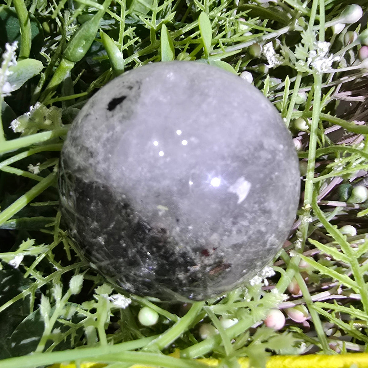 Garden quartz sphere