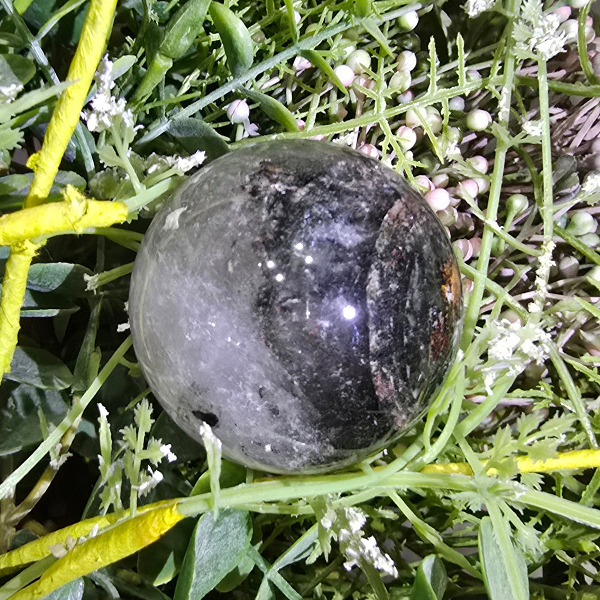 Garden quartz sphere