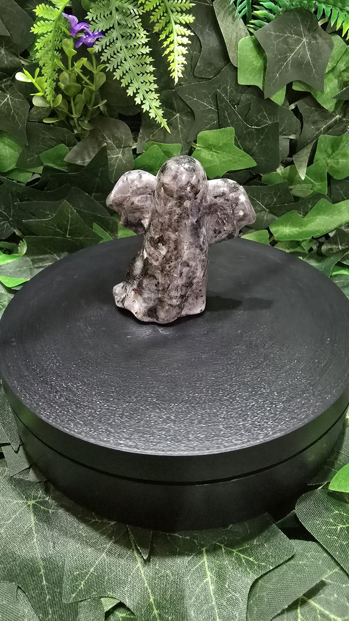Larvakite ghost